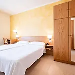 La Perla D'olot Отель