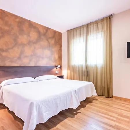 Ξενοδοχείο La Perla D'olot 3*