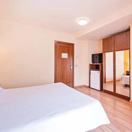 La Perla D'olot 3*